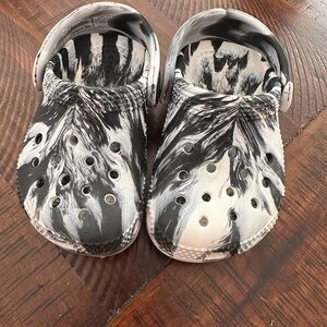 CROCS Kids black and white